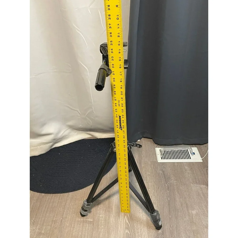 Slik Universal U-112 Tripod extends from 22
